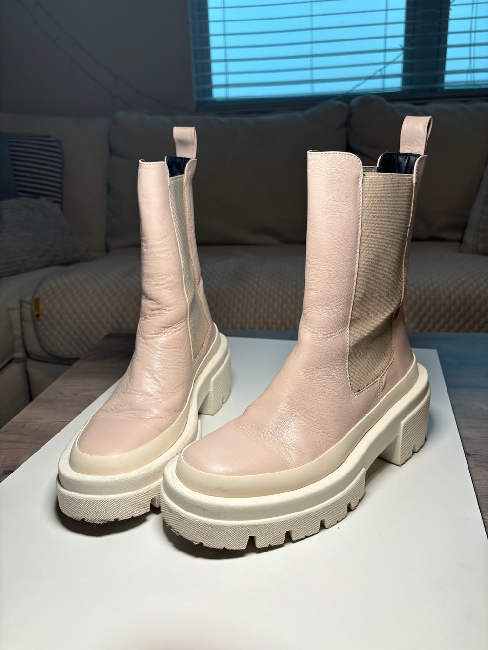 Women’s Chunky Chelsea Boot - Pale Pink
